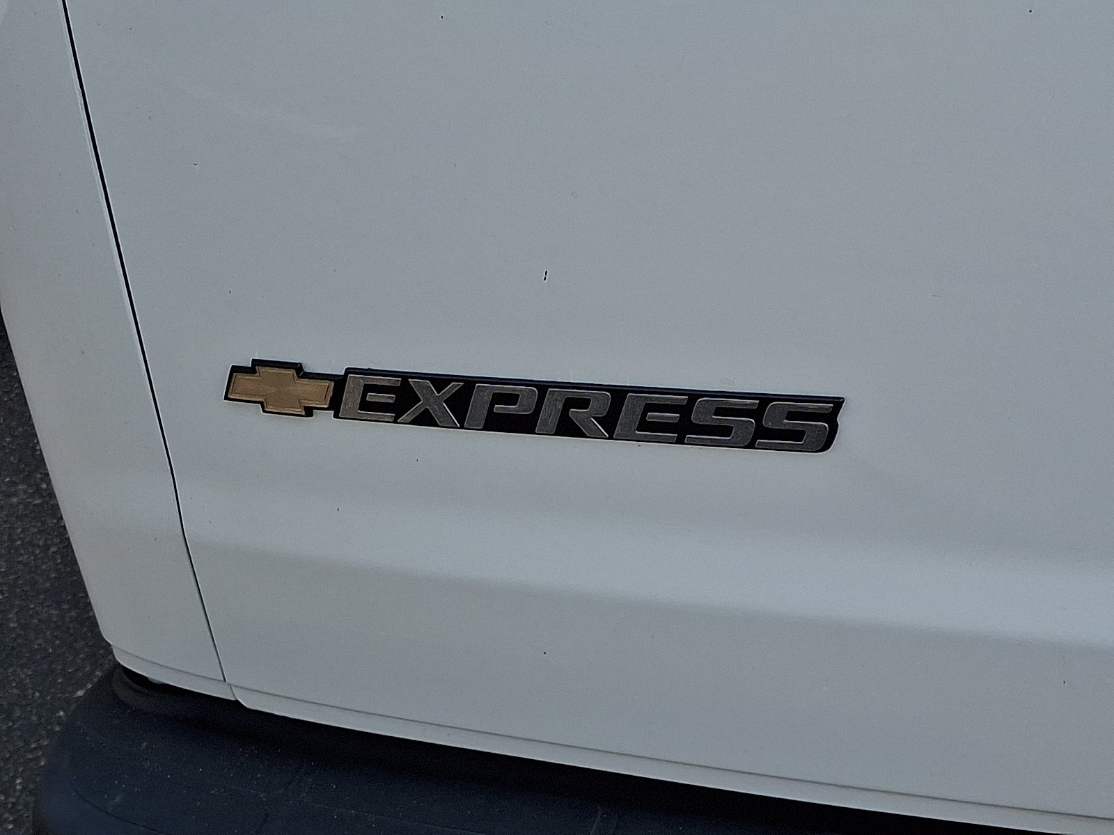2025 Chevrolet Express Cargo WT