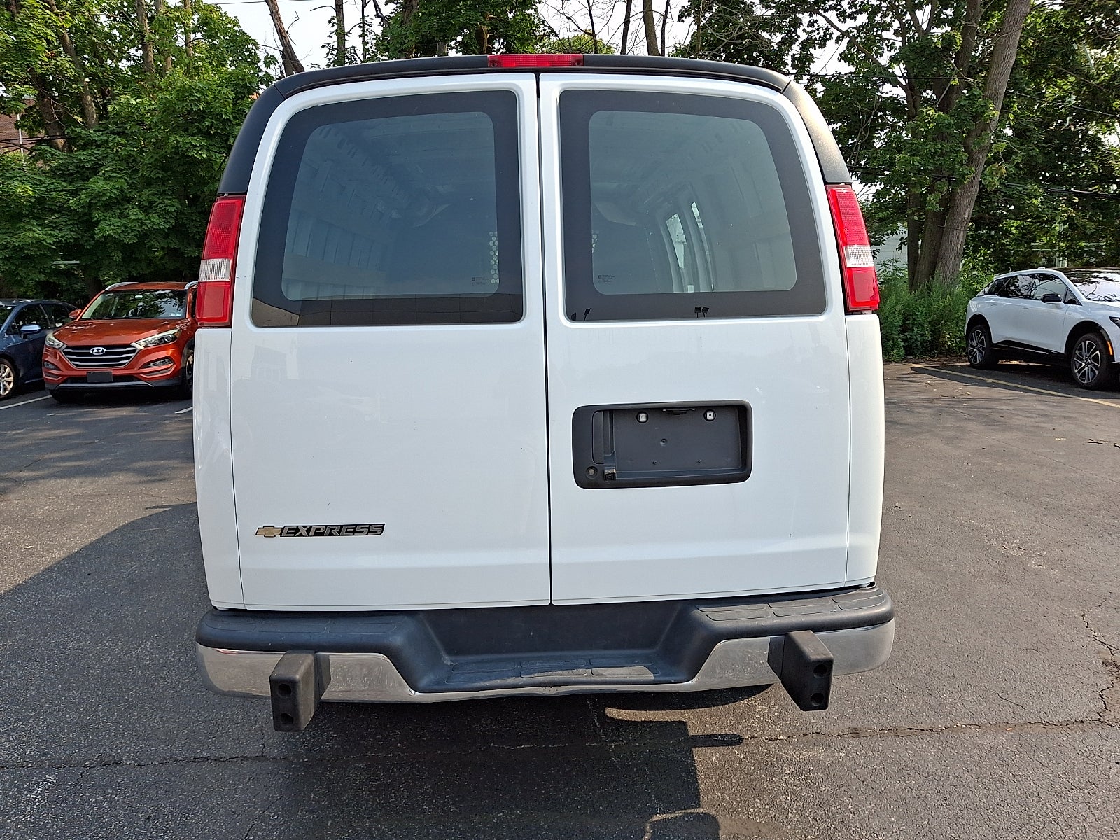 2025 Chevrolet Express Cargo WT