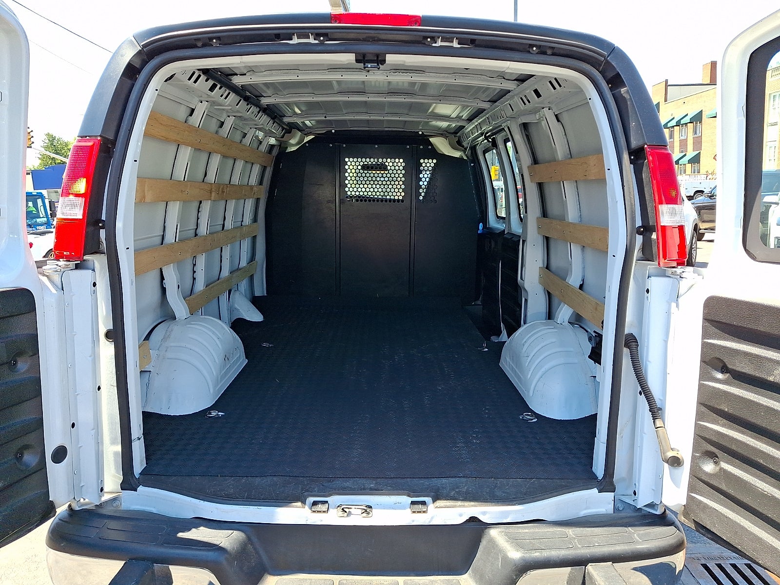 2024 Chevrolet Express Cargo 2500 WT