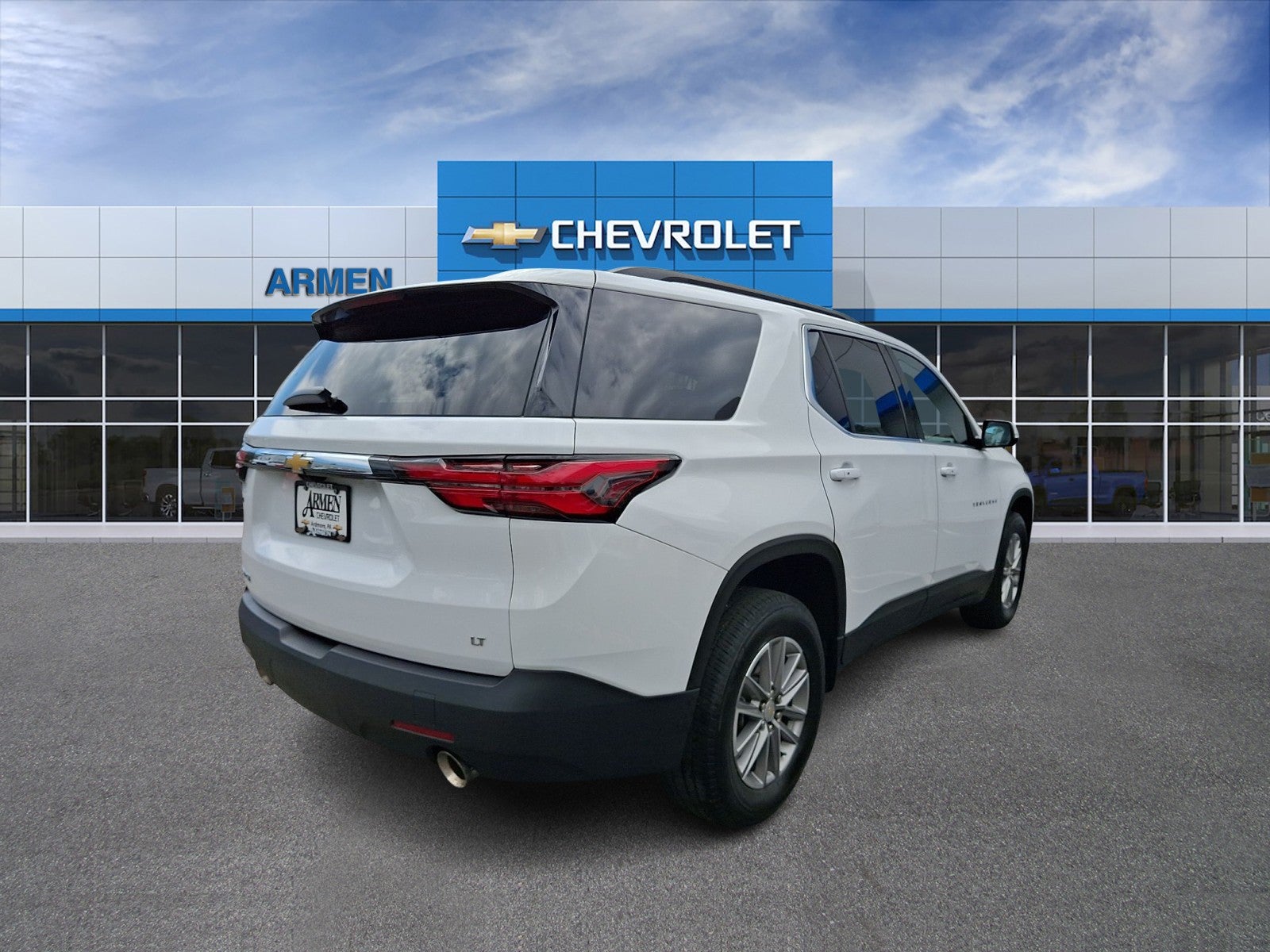 2023 Chevrolet Traverse LT Cloth