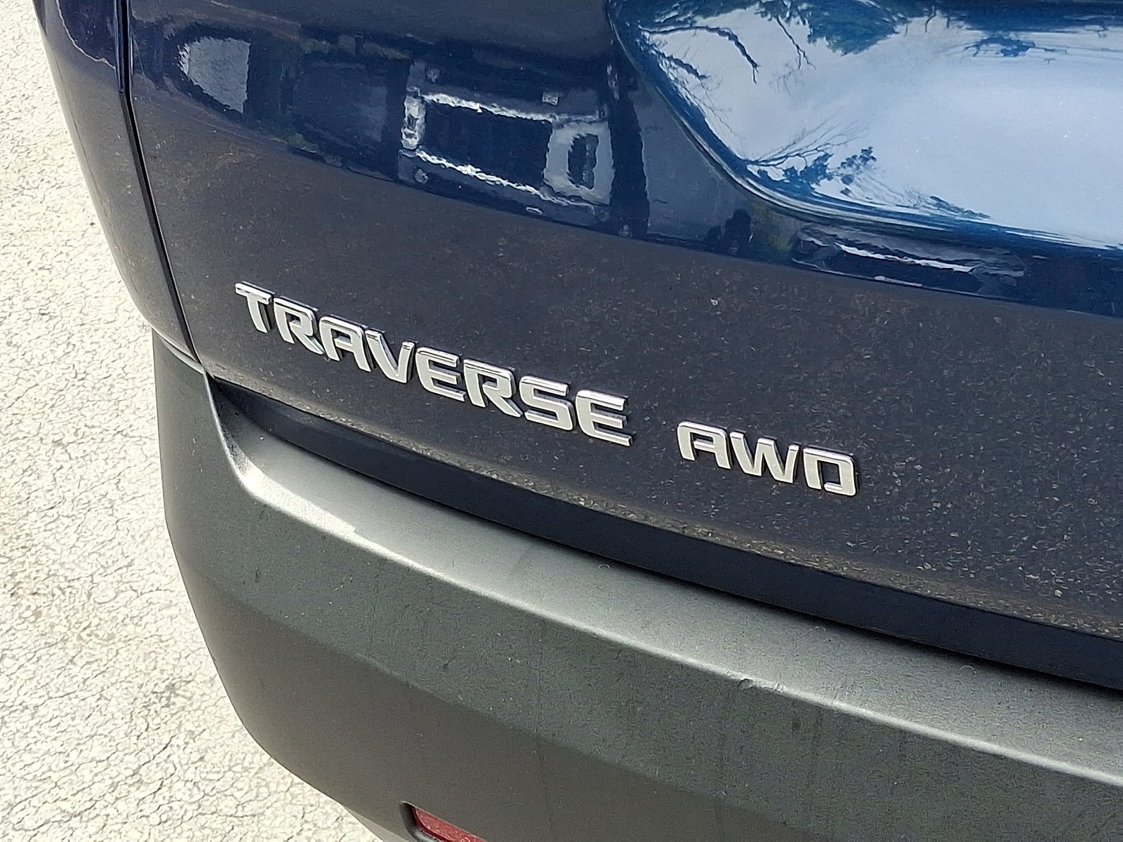 2023 Chevrolet Traverse LT Cloth