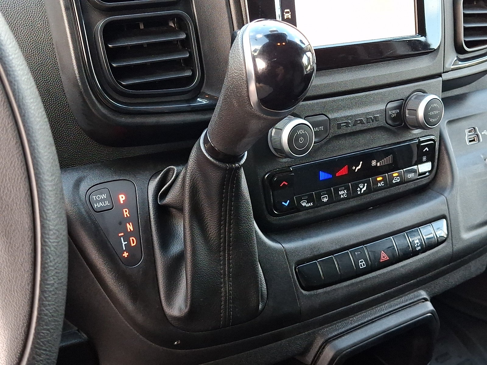 2025 RAM ProMaster Cargo Van Tradesman
